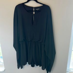 Express Romper with flowy sleeves and keyhole back size L